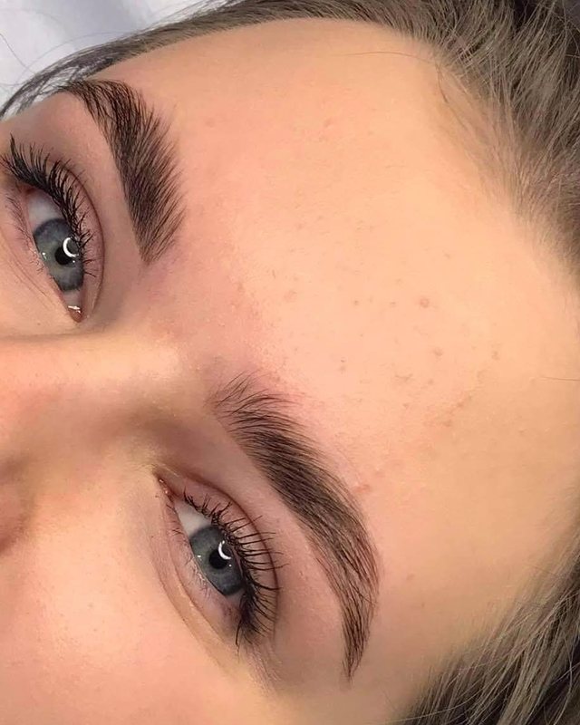 Laminacja brwi w Laser Clinic Radom, zbliżenie